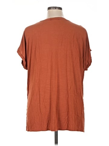 T Tahari Short Sleeve T-Shirt (view 2)