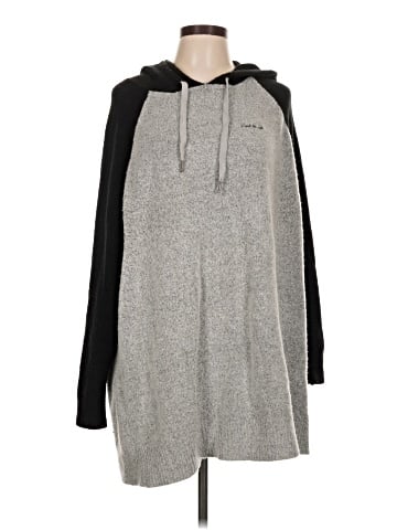 Romeo & Juliet Couture Poncho (view 1)