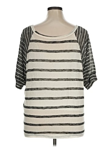Juniper Ln 3/4 Sleeve Top (view 2)