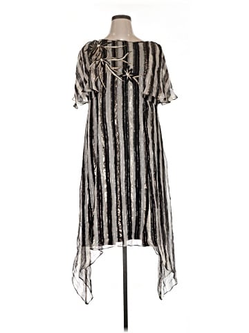 Urban Outfitters Casual Dress (view 1)