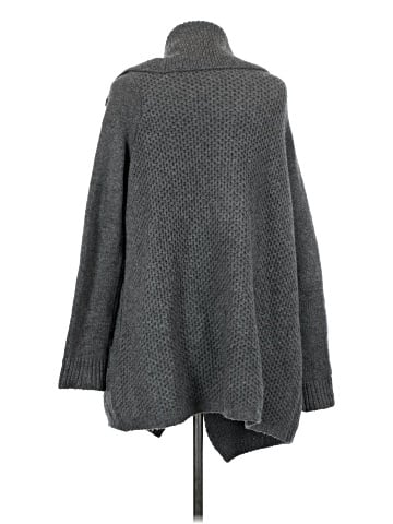 Vince. Poncho (view 2)