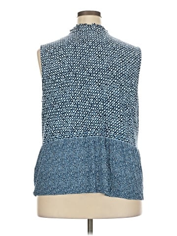 Nic + Zoe Sleeveless Button-Down Shirt (view 2)