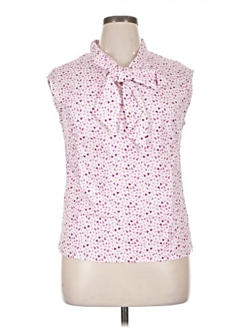 Retrolicious Sleeveless Button-Down Shirt (view 1)