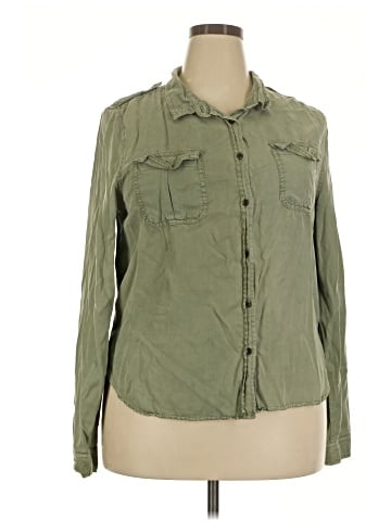 Universal Thread Long Sleeve Button-Down Shirt (view 1)