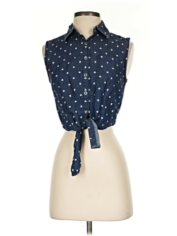 Forever 21 Sleeveless Button-Down Shirt (view 1)