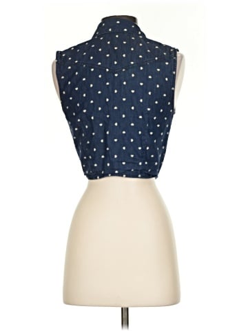 Forever 21 Sleeveless Button-Down Shirt (view 2)
