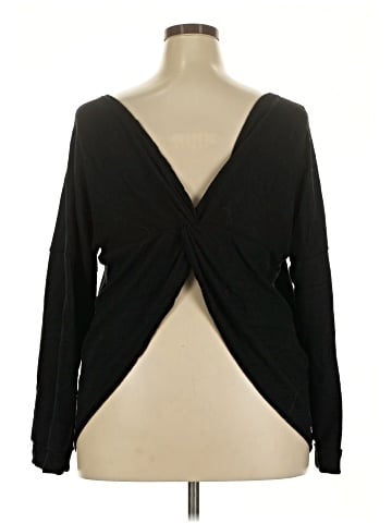 Amaryllis Long Sleeve T-Shirt (view 2)