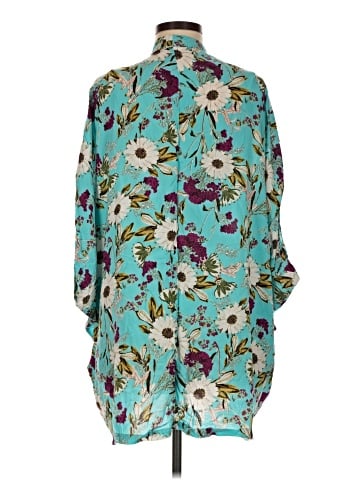 Victoria's Secret 3/4 Sleeve Blouse (view 2)