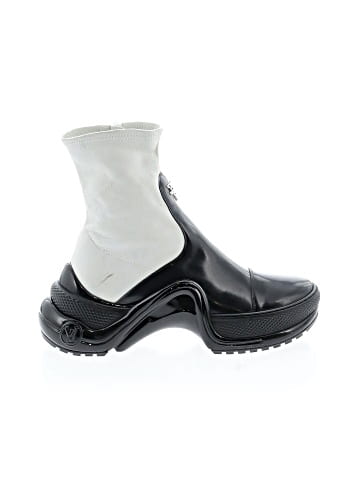 Louis Vuitton Ankle Boots (view 1)