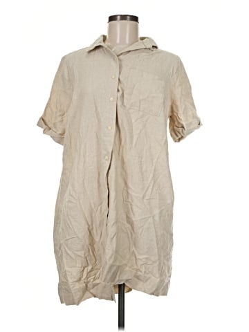 Old Navy Short Sleeve Button-Down Shirt (view 1)