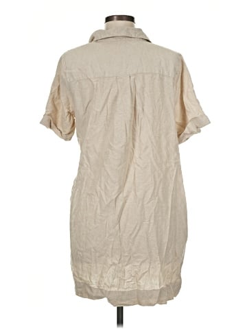 Old Navy Short Sleeve Button-Down Shirt (view 2)