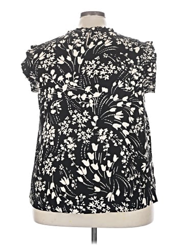 DR2 Sleeveless Blouse (view 2)