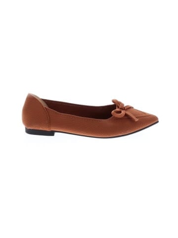 Unbranded Flats (view 1)