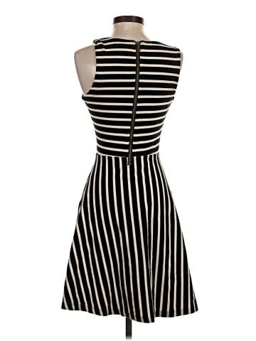 Old Navy Casual Dress (view 2)