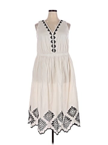 Universal Thread Casual Dress (view 1)