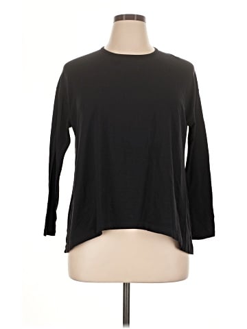 Lululemon Athletica 3/4 Sleeve T-Shirt (view 1)