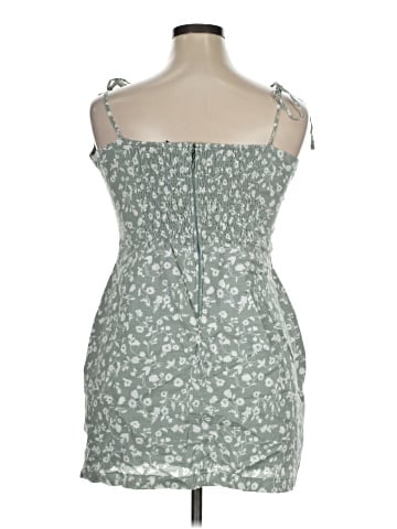 Abercrombie & Fitch Casual Dress (view 2)