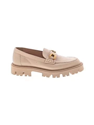 Zara Flats (view 1)