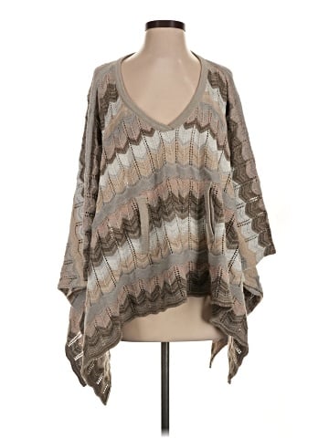 Goddis Poncho (view 1)