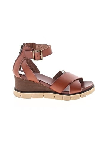 Mia Wedges (view 1)