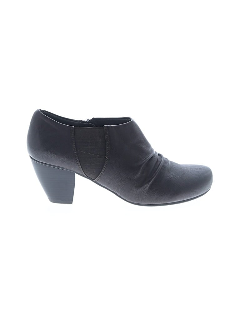 Click to view more detailed imagery on our partner's website Pre-owned Baretraps Ankle Boots In Black