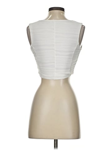 Jennifer Lopez Sleeveless Top (view 2)
