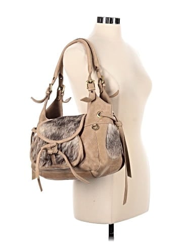 Innue Leather Shoulder Bag (view 2)