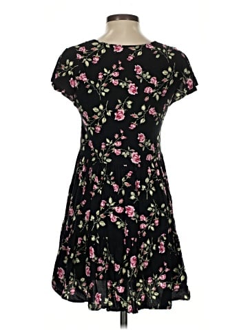 Urban Outfitters Casual Dress (view 2)