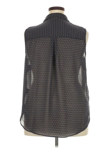 H&M Sleeveless Button-Down Shirt (view 2)