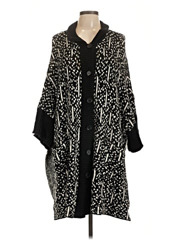 Marla Wynne Poncho (view 1)