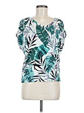 Jennifer Lopez Short Sleeve T-Shirt (view 1)