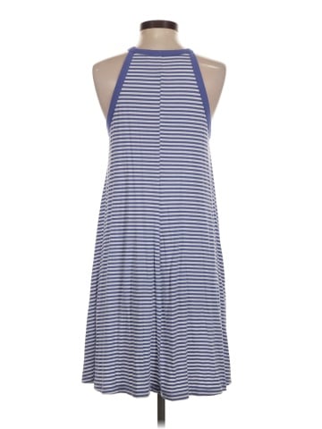 Old Navy Casual Dress (view 2)
