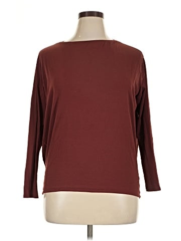 Lululemon Athletica 3/4 Sleeve T-Shirt (view 1)
