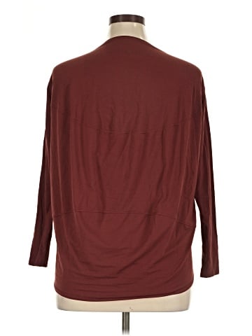 Lululemon Athletica 3/4 Sleeve T-Shirt (view 2)