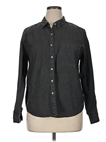 Universal Thread Long Sleeve Button-Down Shirt (view 1)