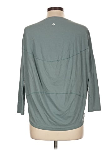 Lululemon Athletica 3/4 Sleeve T-Shirt (view 2)