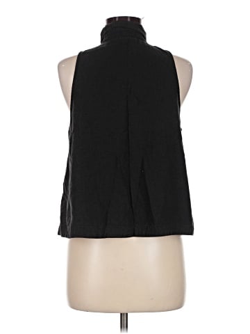 Gap Sleeveless Button-Down Shirt (view 2)