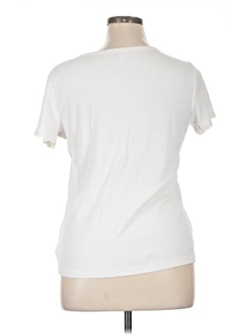 Old Navy Short Sleeve T-Shirt (view 2)