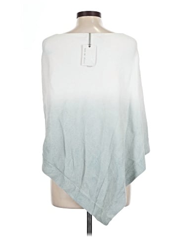 Barefoot Dreams Poncho (view 2)