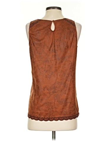 Hem & Thread Sleeveless Blouse (view 2)