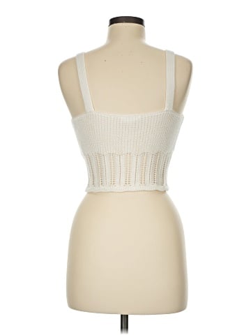 a loves a Sleeveless Top (view 2)