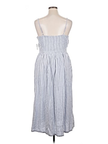 Old Navy Casual Dress (view 2)