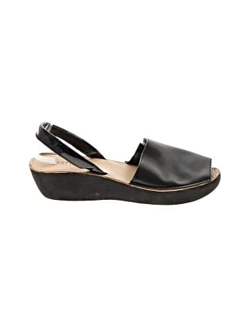 Kenneth Cole REACTION Wedges (view 1)