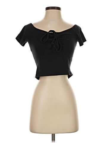 Charlotte Russe Short Sleeve T-Shirt (view 1)