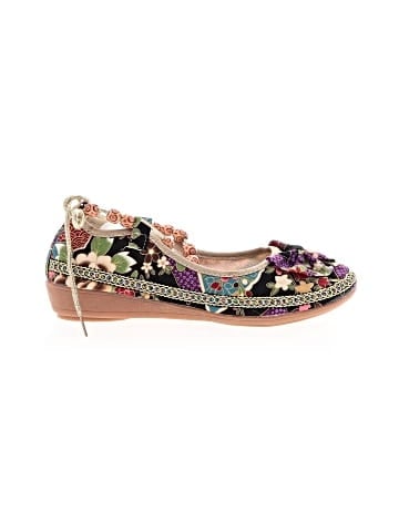 Unbranded Flats (view 1)