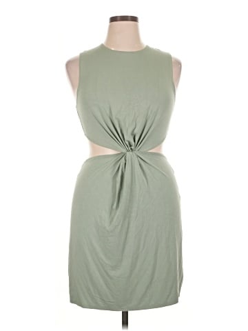 Urban Outfitters Casual Dress (view 1)