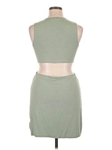 Urban Outfitters Casual Dress (view 2)
