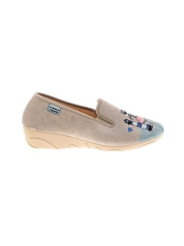 Unbranded Flats (view 1)