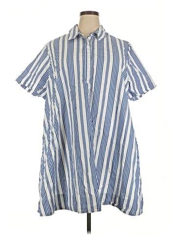 Old Navy Short Sleeve Button-Down Shirt (view 1)