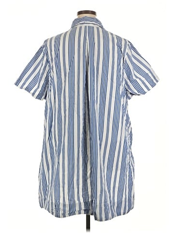 Old Navy Short Sleeve Button-Down Shirt (view 2)
